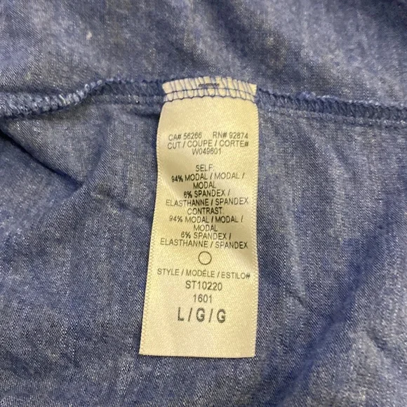 Splendid Long Sleeve T-shirt with cut outs in the back Size Large - Picture 4 of 6